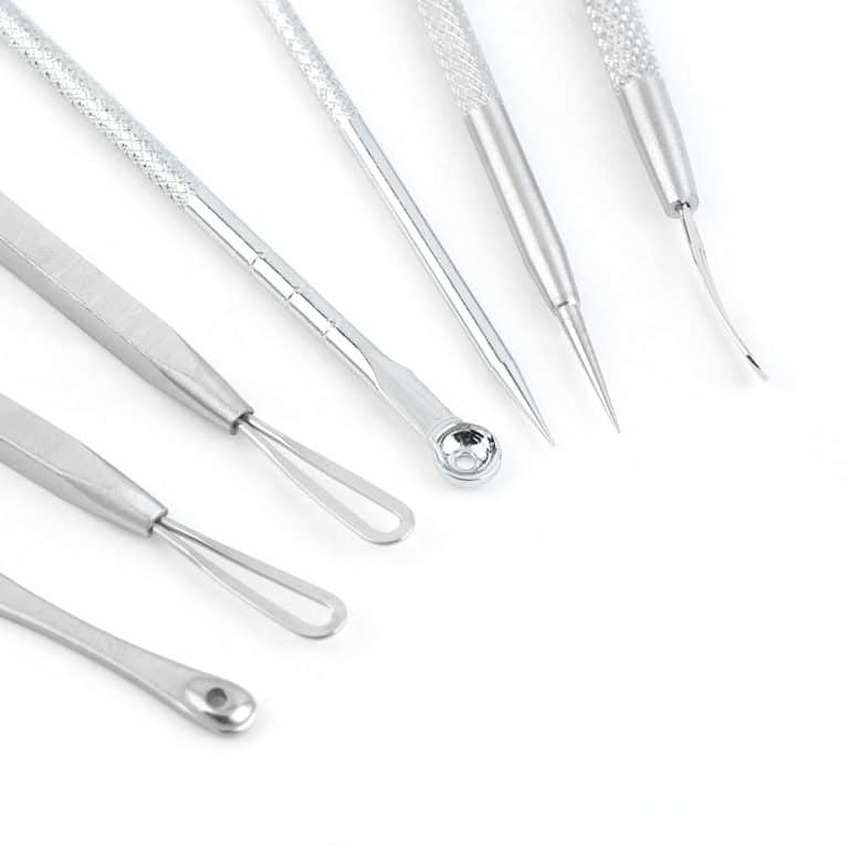 How to Extract A Pimple In 8 Really Simple Steps